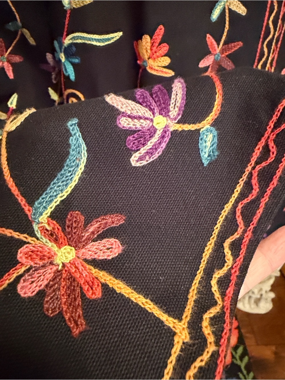 🌺🌺🌺BOGOHO🌺🌺🌺BFA Black Embroidered Floral Button-Up Shacket - 2X - Picture 7 of 10